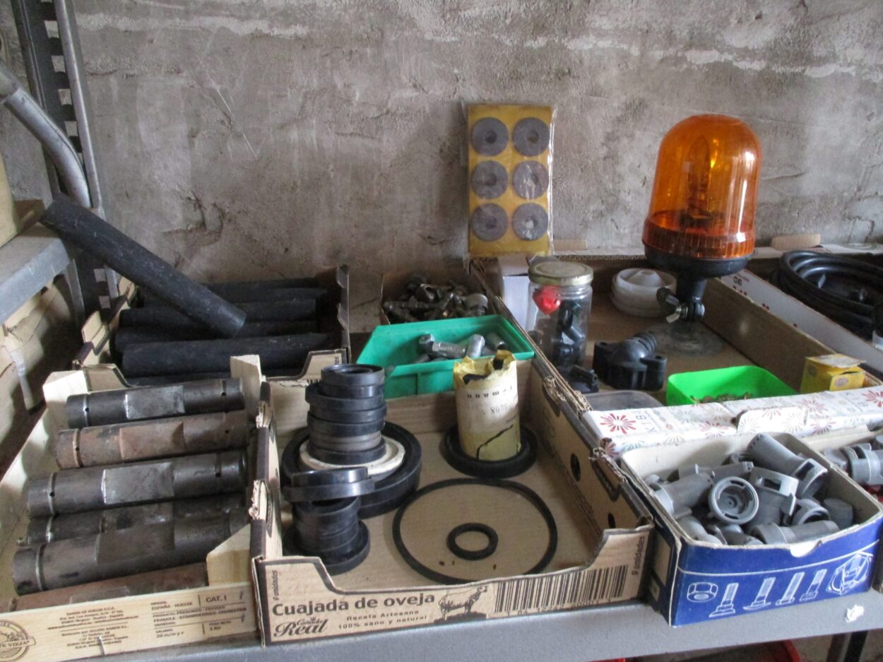 bulones de goma y de hierro