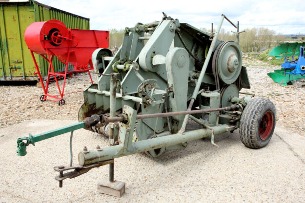 Empacadora Claas antigua (3)